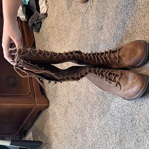 Mossimo boots 10